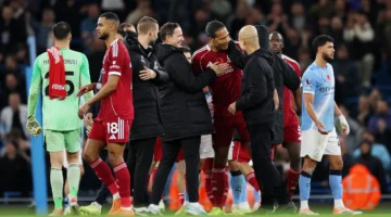 غضب الجماهير بسبب تصرفات مساعد جوارديولا في لقاء كلوب